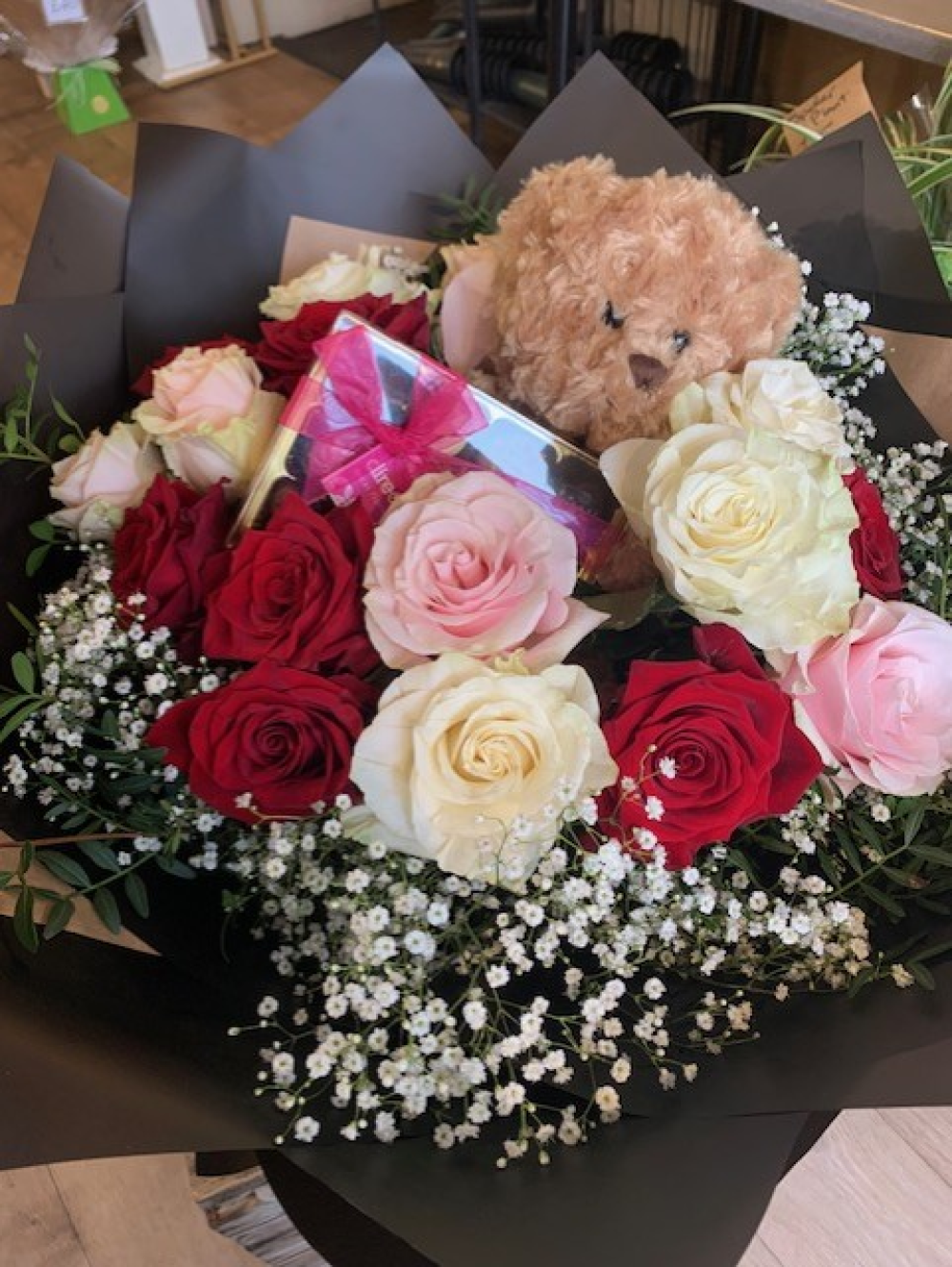 Luxury roses, Bear & Chocolates