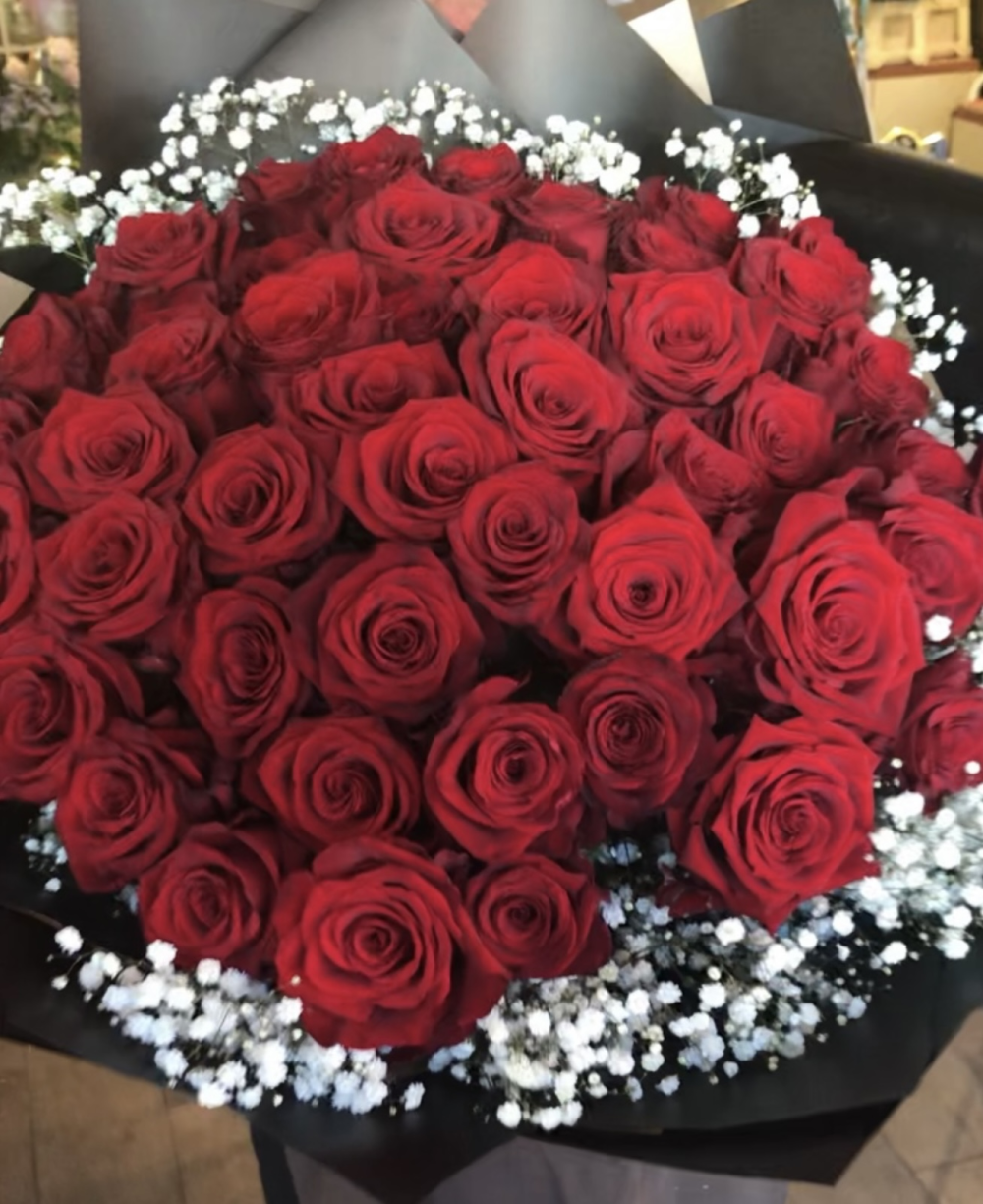 Lux 50 Red Rose bouquet